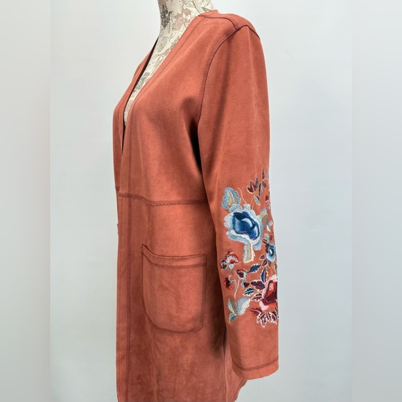CACTUS + PEARL Women's Rust red Embroidered sleeve faux suede Jacket size S - Picture 3 of 12